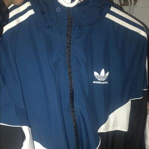 ADIDAS SKATING WINDBREAKER SIZE M